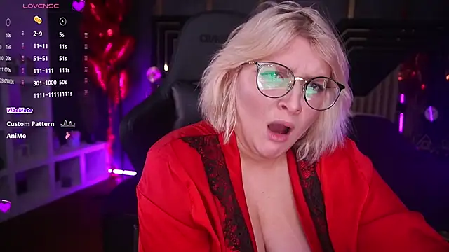 Snapshot of CoolTatis chatting on February 17, 2025, 2:04 pm CoolTatis online show from February 17, 2025, 2:04 pm