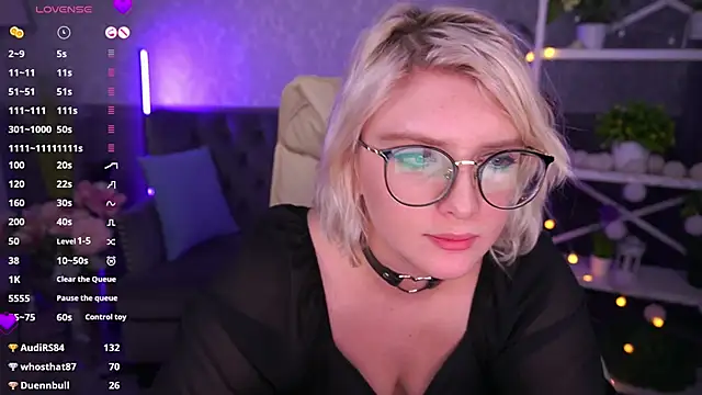 Snapshot of CoolTatis chatting on February 27, 2025, 2:32 am CoolTatis online show from February 27, 2025, 2:32 am