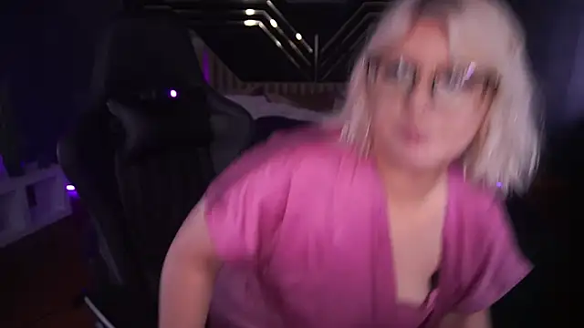 Snapshot of CoolTatis chatting on March 2, 2025, 7:21 am CoolTatis online show from March 2, 2025, 7:21 am