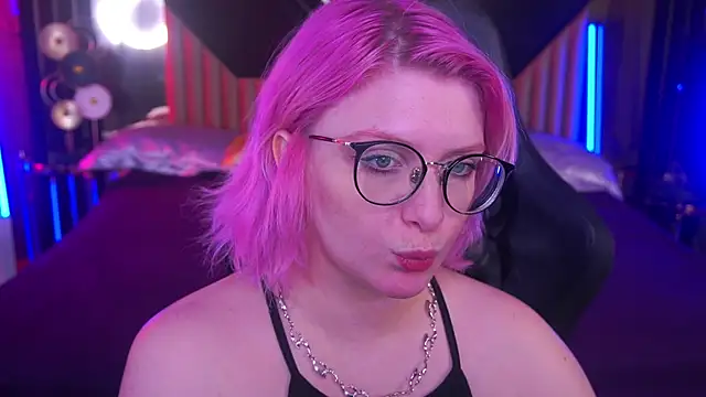 Snapshot of CoolTatis chatting on September 15, 2025, 11:21 am CoolTatis online show from September 15, 2025, 11:21 am