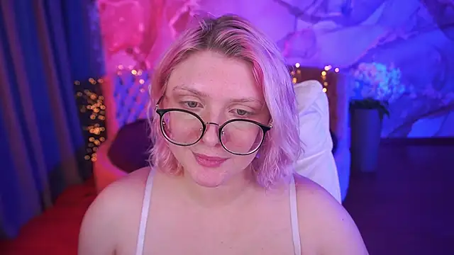 Snapshot of CoolTatis chatting on October 12, 2025, 6:12 am CoolTatis online show from October 12, 2025, 6:12 am