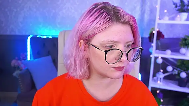 Snapshot of CoolTatis chatting on October 13, 2025, 7:08 am CoolTatis online show from October 13, 2025, 7:08 am