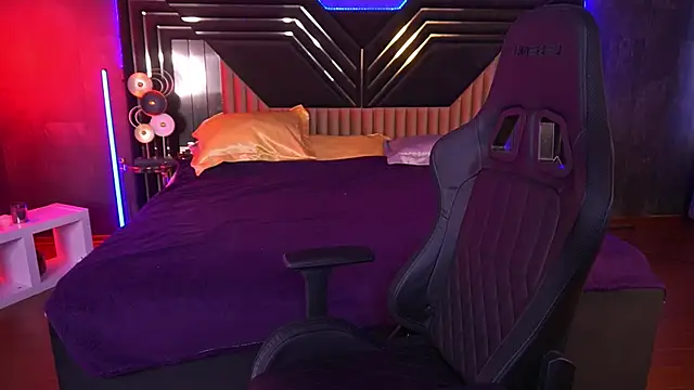 Snapshot of CoolTatis chatting on October 14, 2025, 6:36 am CoolTatis online show from October 14, 2025, 6:36 am