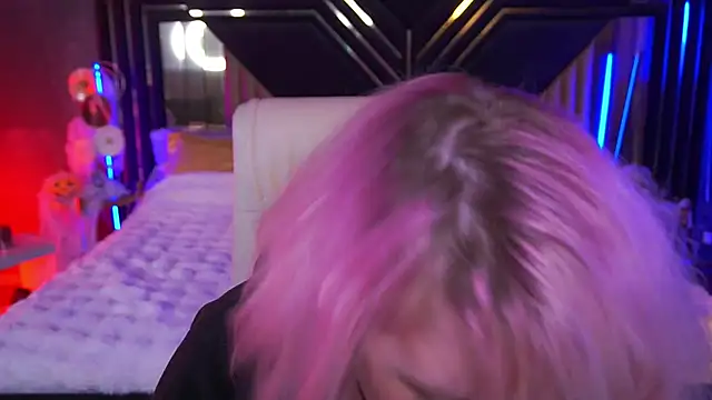 Snapshot of CoolTatis chatting on November 2, 2025, 7:22 am CoolTatis online show from November 2, 2025, 7:22 am