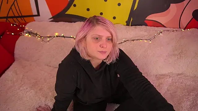 Snapshot of CoolTatis chatting on November 7, 2025, 7:58 pm CoolTatis online show from November 7, 2025, 7:58 pm