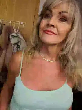 annika lately online show from September 26, 2025, 3:21 am