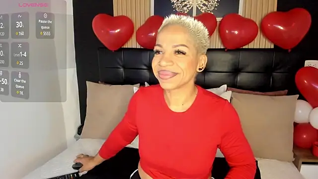 Snapshot of summer_night_ chatting on February 18, 2025, 11:00 am summer night online show from February 18, 2025, 11:00 am