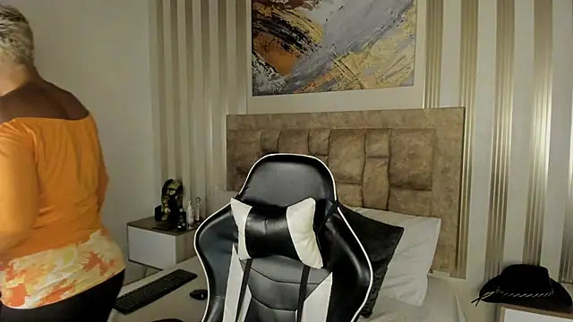 Snapshot of summer_night_ chatting on December 3, 2025, 12:03 pm summer night online show from December 3, 2025, 12:03 pm