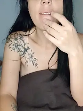 Snapshot of KarameloVzla chatting on November 18, 2025, 1:48 pm KarameloVzla online show from November 18, 2025, 1:48 pm