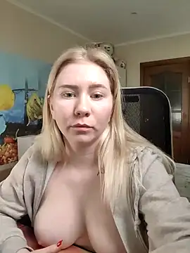 Snapshot of D0nna_ chatting on March 4, 2025, 6:58 am D0nna online show from March 4, 2025, 6:58 am