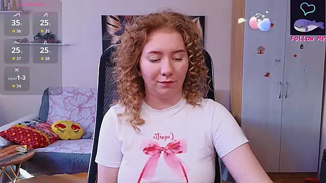 Snapshot of D0nna_ chatting on October 2, 2025, 11:06 am D0nna online show from October 2, 2025, 11:06 am