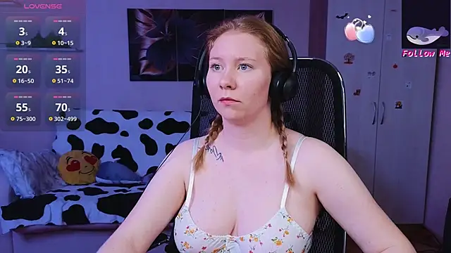 Snapshot of D0nna_ chatting on October 7, 2025, 11:24 pm D0nna online show from October 7, 2025, 11:24 pm