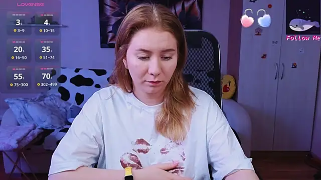 Snapshot of D0nna_ chatting on October 11, 2025, 6:56 am D0nna online show from October 11, 2025, 6:56 am