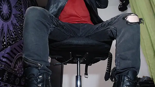 Dicaprioo  online show from December 18, 2024, 9:08 pm