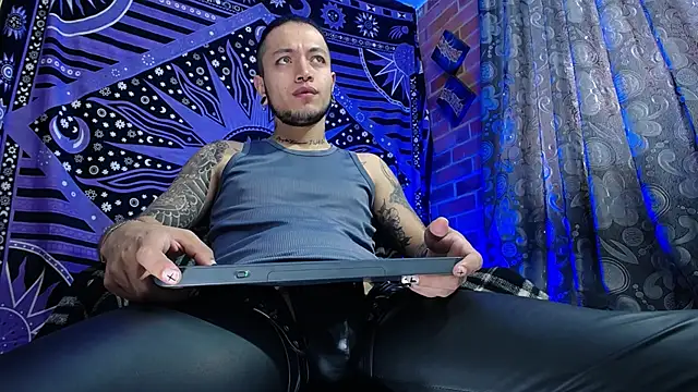 Dicaprioo  online show from October 2, 2025, 5:31 pm