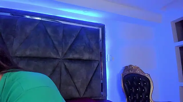 Snapshot of Elsalombardi_ chatting on February 10, 2025, 12:18 pm Elsalombardi online show from February 10, 2025, 12:18 pm