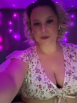 Snapshot of GinAnnTonic chatting on December 14, 2024, 1:28 am GinAnnTonic online show from December 14, 2024, 1:28 am