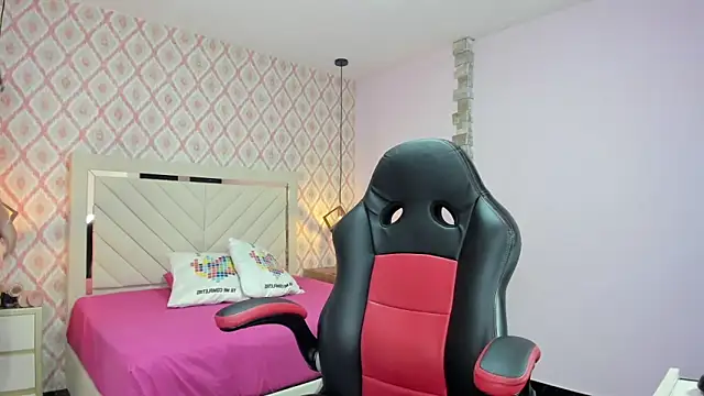 delilaquinn online show from January 23, 2025, 7:18 pm