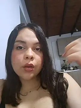 Snapshot of AllyTell chatting on October 31, 2025, 4:46 am AllyTell online show from October 31, 2025, 4:46 am