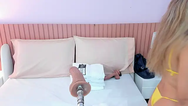 Snapshot of katia_expensive chatting on October 14, 2025, 11:44 am katia expensive online show from October 14, 2025, 11:44 am