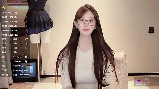 omaiiil online show from November 2, 2025, 1:57 pm