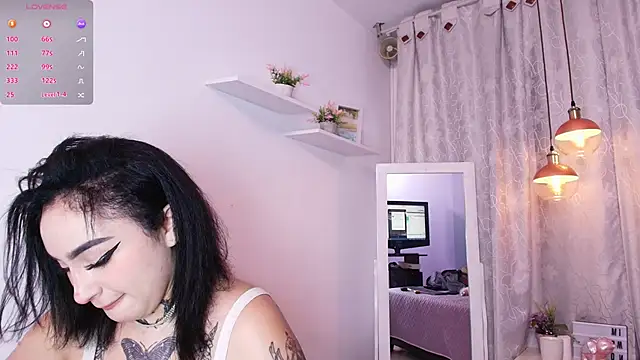 bella-green online show from December 30, 2024, 7:11 pm