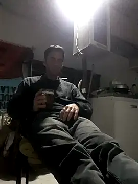 Snapshot of Mascota6969 chatting on December 3, 2024, 7:32 am Mascota6969 online show from December 3, 2024, 7:32 am