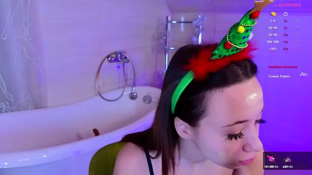 Hayle Hill online show from December 27, 2024, 2:14 am