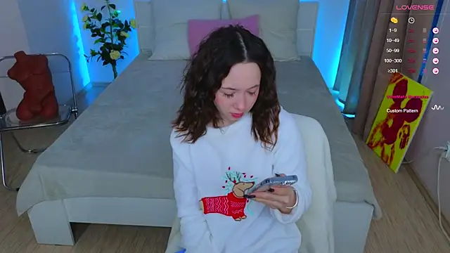 Hayle Hill online show from January 23, 2025, 5:35 am