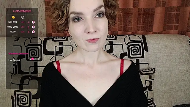 TinaWince online show from November 20, 2025, 4:45 am