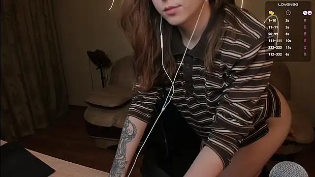 Snapshot of Kami_kam chatting on March 10, 2025, 9:51 pm Kami kam online show from March 10, 2025, 9:51 pm