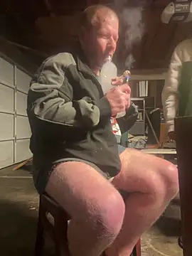 Snapshot of Diaperking916 chatting on February 12, 2025, 8:06 am Diaperking916 online show from February 12, 2025, 8:06 am