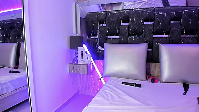 Charlotte Myers online show from February 3, 2025, 2:45 pm