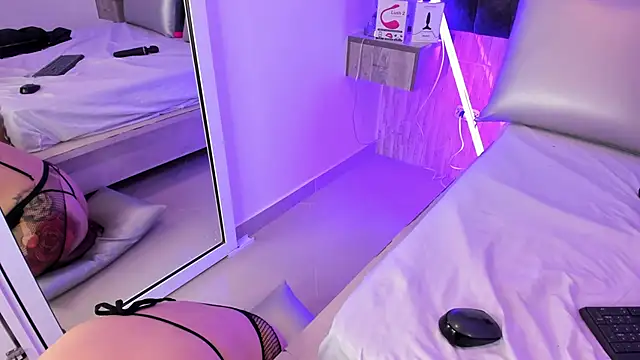 Charlotte Myers online show from February 13, 2025, 5:44 pm