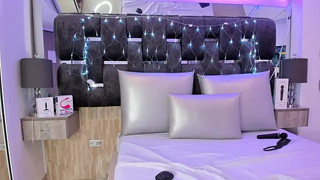 Charlotte Myers online show from March 11, 2025, 4:07 pm