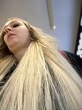 Snapshot of Teya_moon_ chatting on December 2, 2024, 11:12 am Teya moon  online show from December 2, 2024, 11:12 am