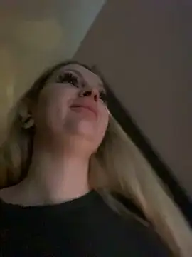 Snapshot of Teya_moon_ chatting on December 7, 2024, 7:49 am Teya moon  online show from December 7, 2024, 7:49 am