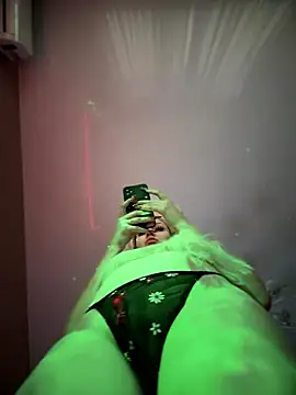 Snapshot of Teya_moon_ chatting on December 7, 2024, 10:56 am Teya moon  online show from December 7, 2024, 10:56 am