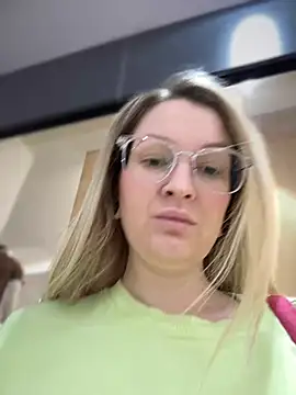 Snapshot of Teya_moon_ chatting on December 29, 2024, 10:34 am Teya moon  online show from December 29, 2024, 10:34 am