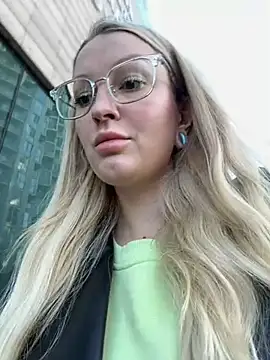 Snapshot of Teya_moon_ chatting on January 4, 2025, 10:38 am Teya moon  online show from January 4, 2025, 10:38 am