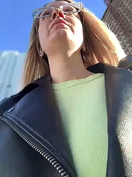 Snapshot of Teya_moon_ chatting on January 8, 2025, 11:10 am Teya moon  online show from January 8, 2025, 11:10 am