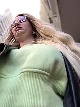 Snapshot of Teya_moon_ chatting on January 12, 2025, 11:28 am Teya moon  online show from January 12, 2025, 11:28 am