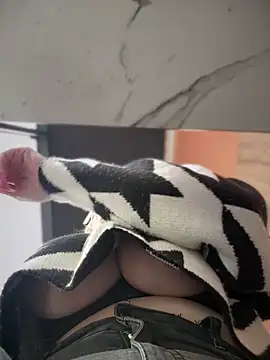 Snapshot of Teya_moon_ chatting on January 24, 2025, 12:10 pm Teya moon  online show from January 24, 2025, 12:10 pm