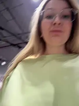 Snapshot of Teya_moon_ chatting on January 31, 2025, 11:24 am Teya moon  online show from January 31, 2025, 11:24 am