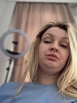 Snapshot of Teya_moon_ chatting on February 7, 2025, 12:50 pm Teya moon  online show from February 7, 2025, 12:50 pm