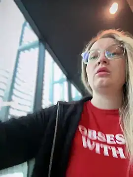 Snapshot of Teya_moon_ chatting on February 26, 2025, 12:47 pm Teya moon  online show from February 26, 2025, 12:47 pm