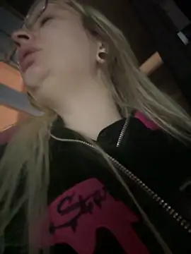 Snapshot of Teya_moon_ chatting on February 27, 2025, 9:58 pm Teya moon  online show from February 27, 2025, 9:58 pm