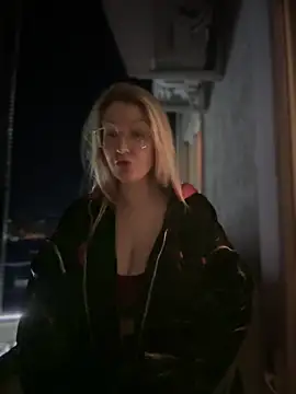 Snapshot of Teya_moon_ chatting on March 6, 2025, 2:30 am Teya moon  online show from March 6, 2025, 2:30 am