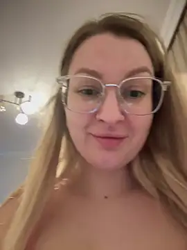 Snapshot of Teya_moon_ chatting on March 13, 2025, 9:37 pm Teya moon  online show from March 13, 2025, 9:37 pm