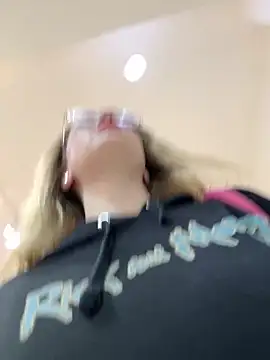 Snapshot of Teya_moon_ chatting on October 14, 2025, 9:10 am Teya moon  online show from October 14, 2025, 9:10 am